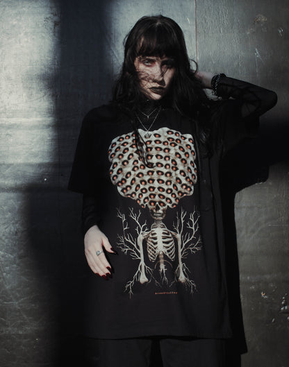 CAMISETA TREEPOPHOBIC HORROR | EDIÇÃO LIMITADA | TINTA REATIVA À LUZ NEGRA