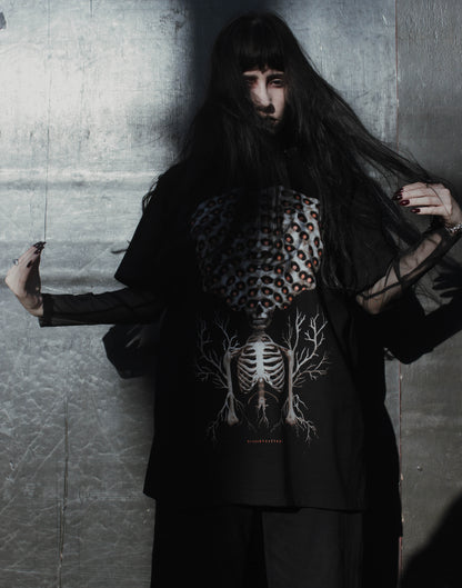 CAMISETA TREEPOPHOBIC HORROR | EDIÇÃO LIMITADA | TINTA REATIVA À LUZ NEGRA